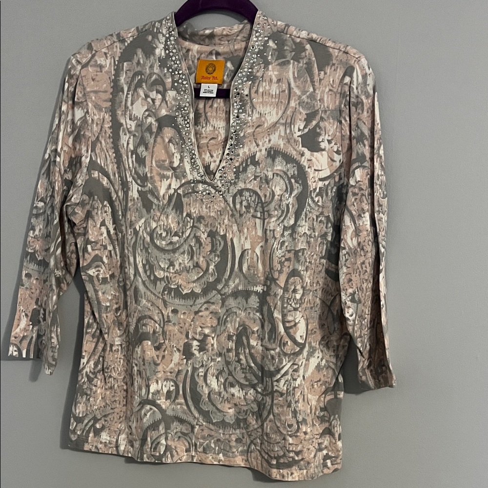 Ruby Rd. Beige And Gray Patterned Blouse - image 1